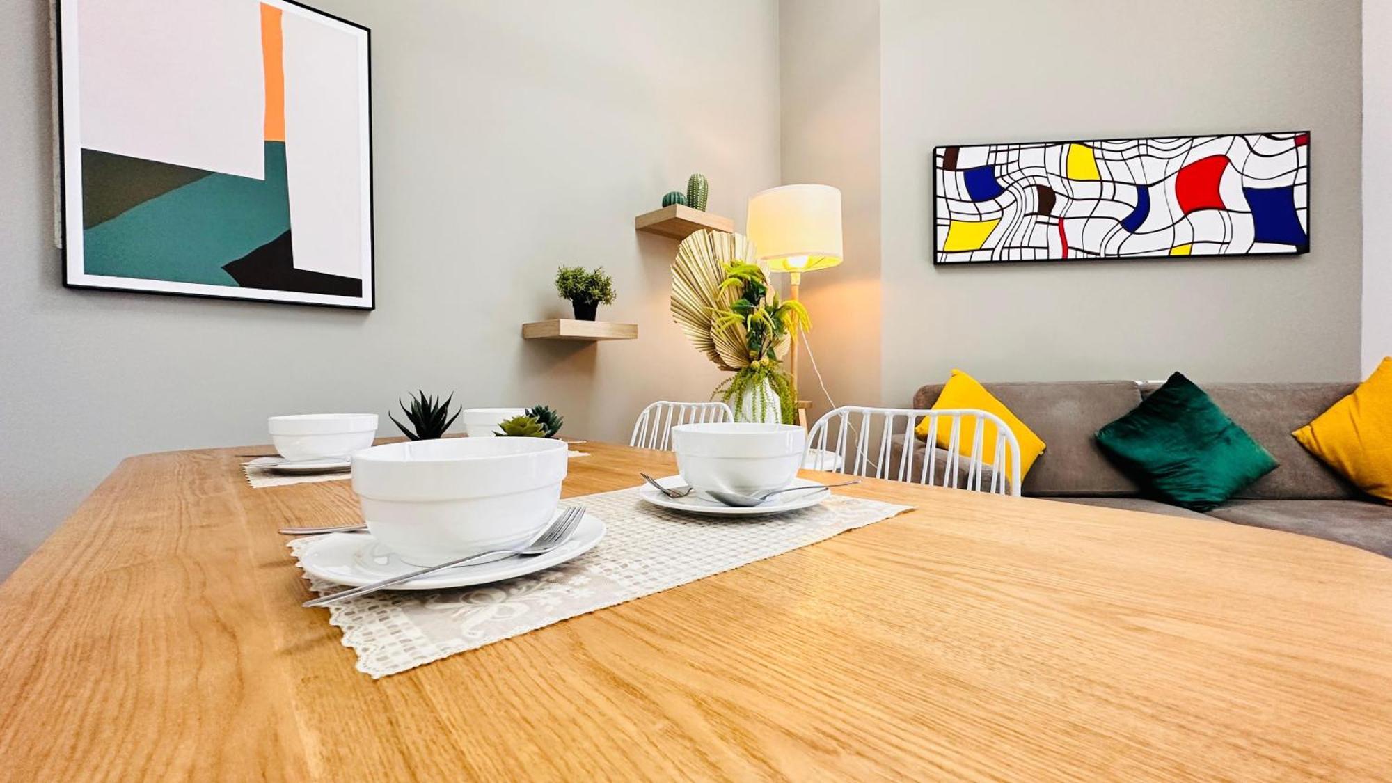 Oyo 1366 Standard One Bedroom Jvc * Abu Dhabi
